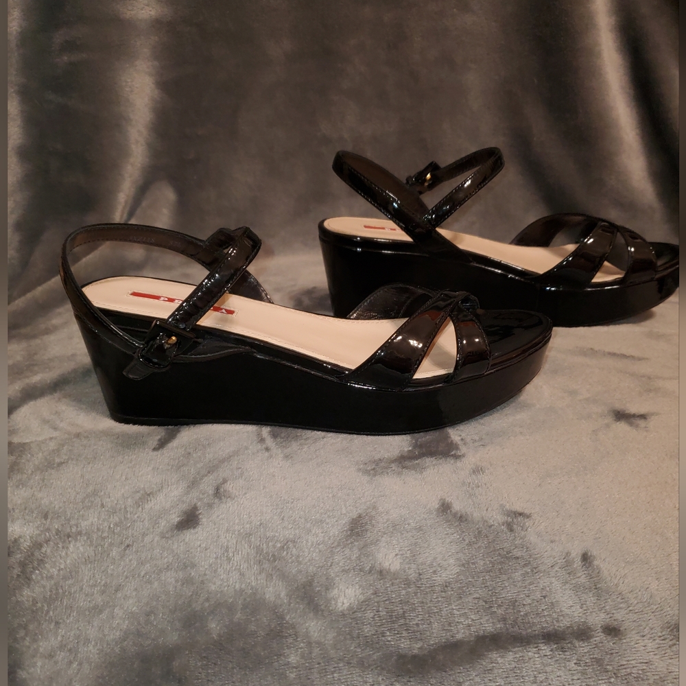 NWOB Prada Black Patent Leather Platform Wedge Sandal Size 37 1/2 - Picture 3 of 9